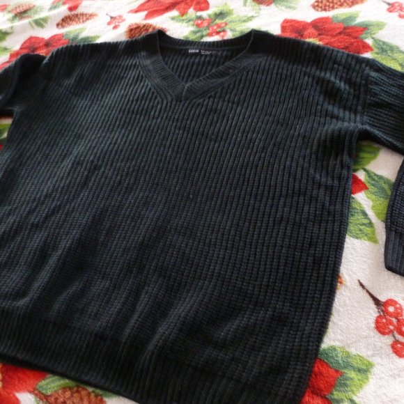 Rib- Knit Baggy V-neck Long sleeve Black sweater  MED - Picture 2 of 7